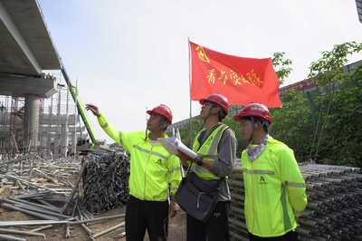 奋战施工一线 谱写青春之歌-山东高速工程建设集团quot;畅行致远"青年突击队
